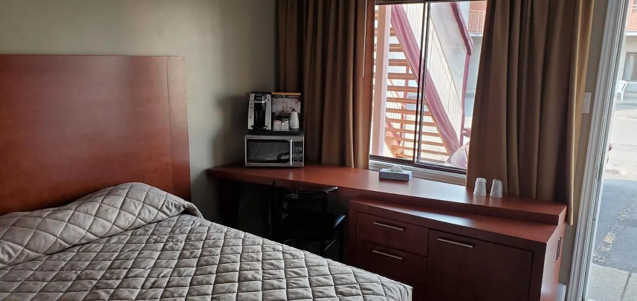 Motel Falcon Brossard 2*,